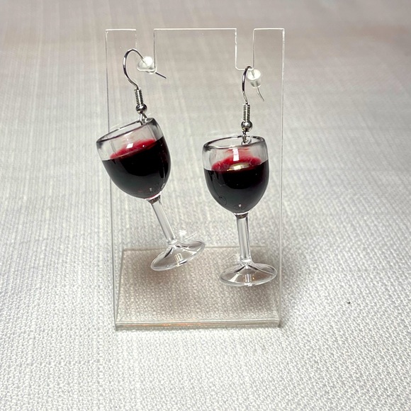 ❄️Glass of Red Wine Earrings - Picture 1 of 1